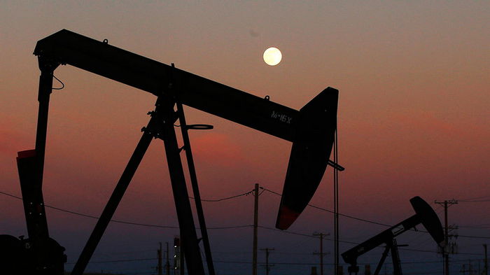 Нефть приближается к $100 за баррель