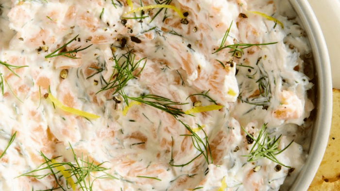 Праздничные закуски: дип-соус из копченого лосося со сливочным сыром