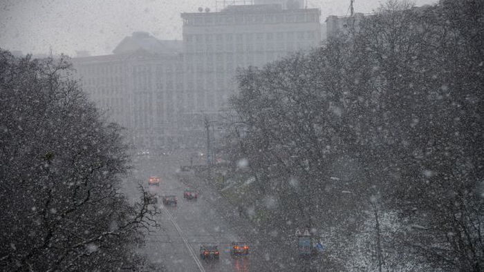 Дощ та налипання снігу. Де чекати на негоду в Україні сьогодні