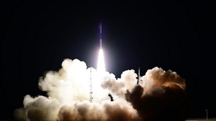 Китай запустил первую партию спутников в новом году
