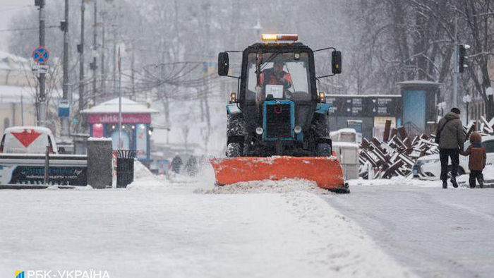 Через сніговий циклон в Україні без світла 400 населених пунктів, найгірше в центрі країни