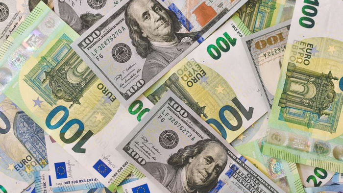 НБУ поднял официальный курс доллара до очередного максимума