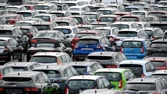 Импорт авто в Украину в прошлом году упал на 50%