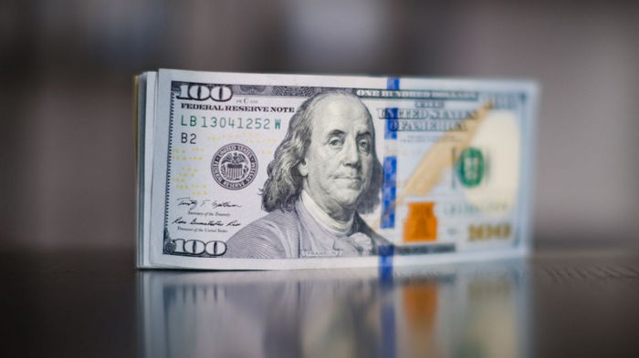 Доллар дорожает второй день подряд: НБУ повысил официальный курс