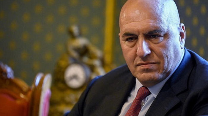 Министр обороны Италии попал в больницу
