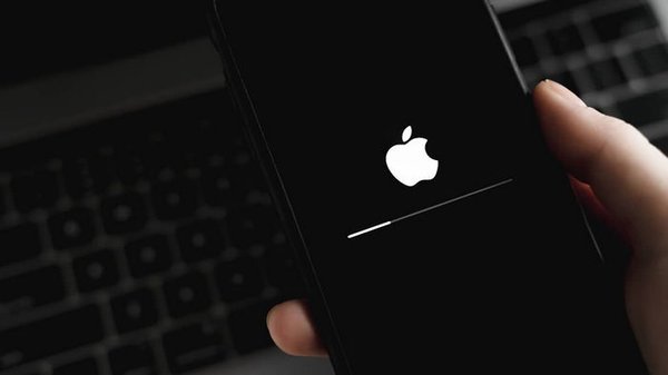 Что будет в iOS 18: Apple планирует интегрировать ИИ и интерфейс, похо...