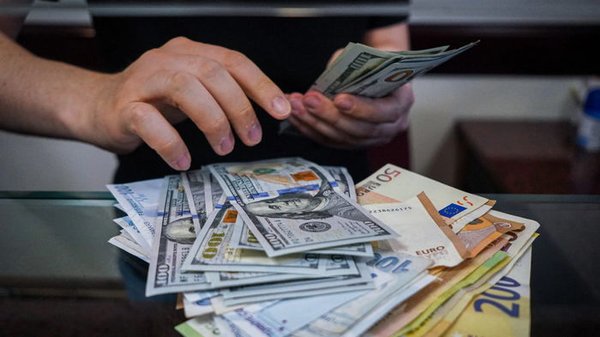 НБУ повысил официальный курс: доллар снова обновил максимум