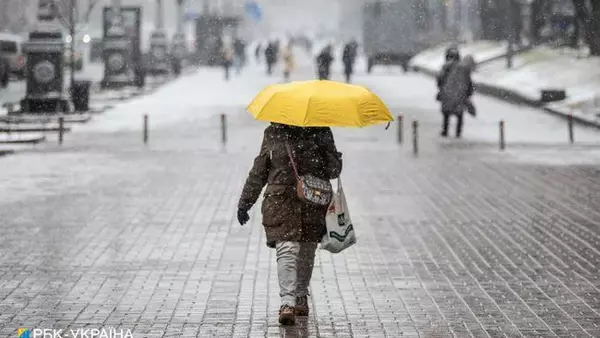 Сніг та ожеледь. До України неочікувано повернулась зима: яка ситуація...
