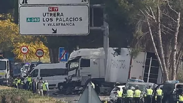 В Іспанії вантажівка наїхала на поліцію, шестеро загиблих