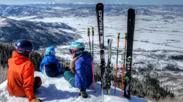 Жители горнолыжного курорта в Колорадо жалуются на туристов-миллионеров