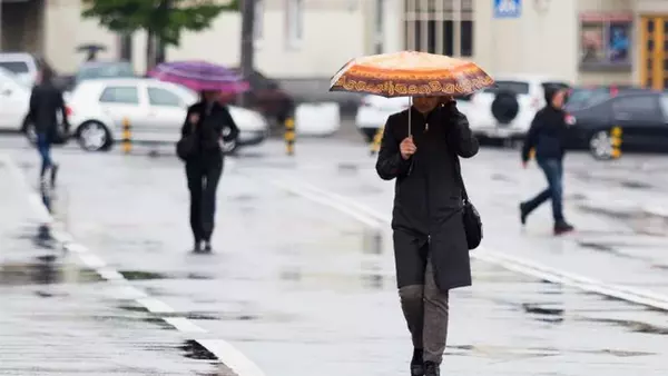 Дощі і шквальний вітер: погода в Україні сьогодні зіпсується