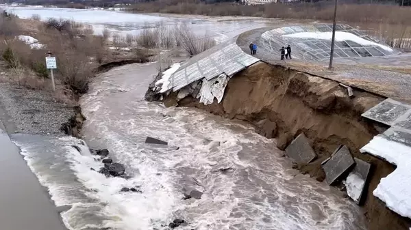 В России начало заливать водой третий город