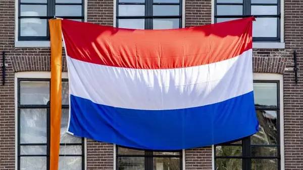 Нидерланды временно закрыли посольство в Иране