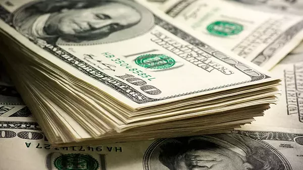 НБУ резко снизил официальный курс доллара к гривне