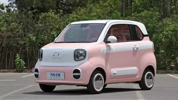 В Китае презентовали бюджетный электромобиль по цене подержанного «Лан...