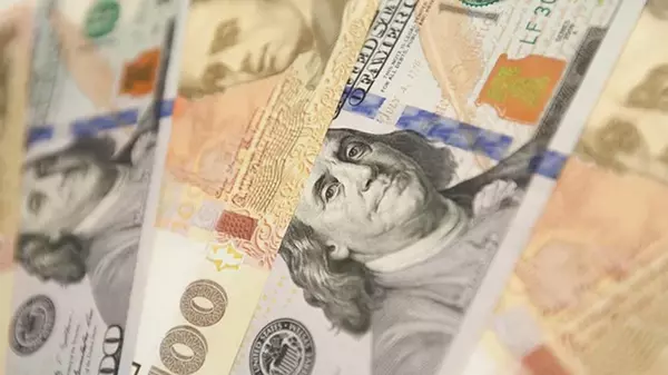 НБУ снижает официальный курс доллара пятый день подряд