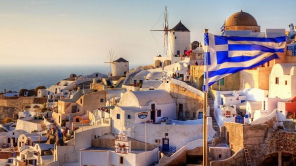 В Греции ограничат движение круизных судов на острова из-за наплыва ту...