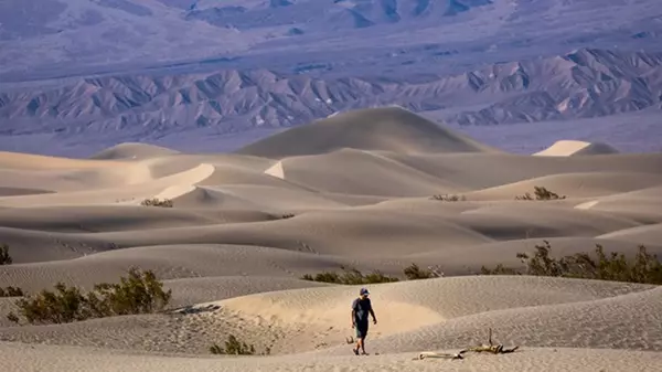Шел босиком по раскаленной пустыне: в США спасли туриста с ожогами ног