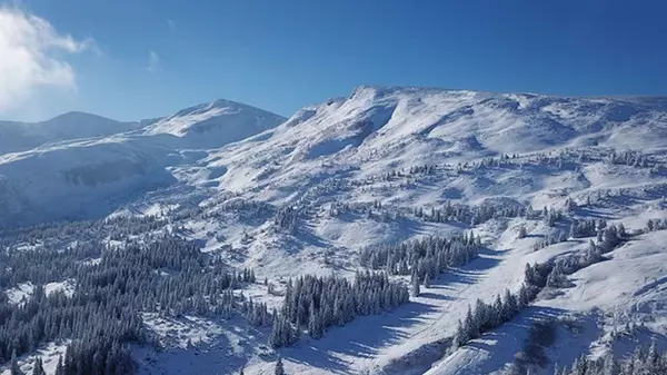 На горнолыжном курорте погибла туристка — СМИ