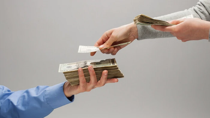 Доллар и евро подешевели: НБУ обновил официальные курсы