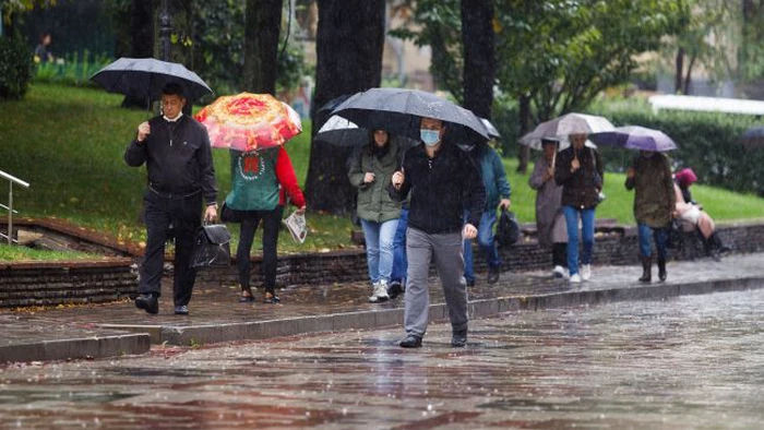Приготуйте парасольки: синоптики розповіли, де сьогодні чекати дощів в Україні