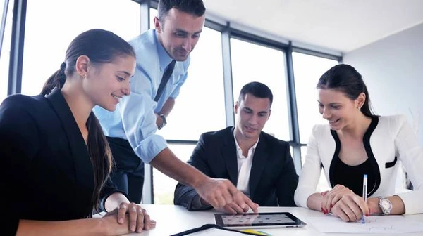 Зачем компаниям обучать своих сотрудников английскому языку