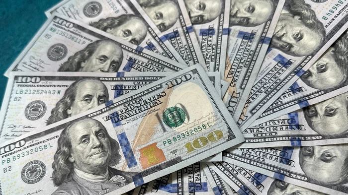 МВФ улучшил прогноз по курсу: когда доллар будет стоить 50 гривен