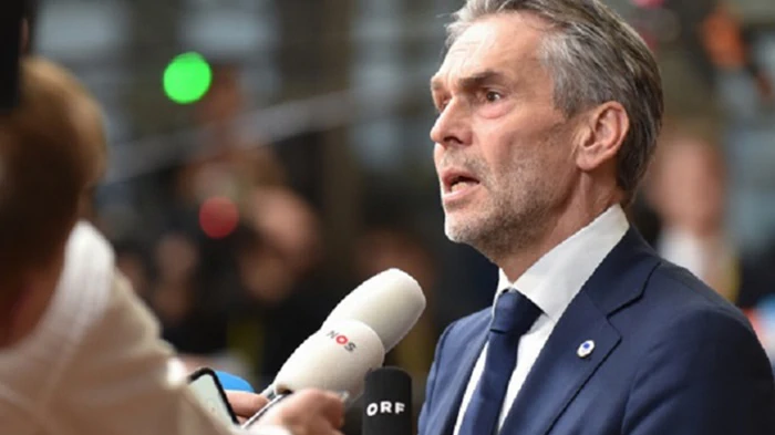 Премьер-министр Нидерландов предупредил граждан о угрозах