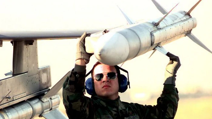 Країни ЄС намагаються переконати США не виводити війська з Європи, — Bloomberg