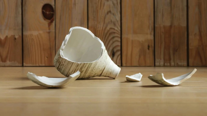 Физики поняли закон, по которому разрушаются все предметы на Земле