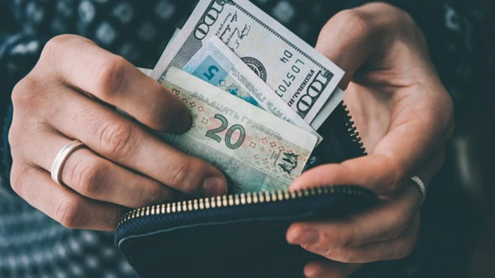 Курс валют 14 февраля: сколько стоят доллар и евро в День влюбленных