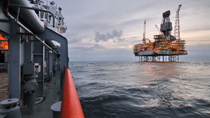 Конец дорогих АЗС? Как переговоры Трампа и Ирана обвалили мировую цену нефти?