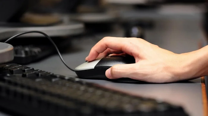 Ваша мышь, скорее всего, подключена не к тому USB-порту – вот почему