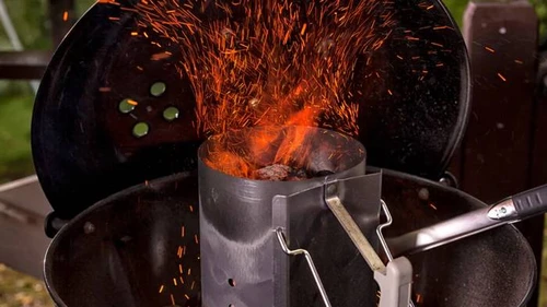 Як легко та безпечно розпалити вогонь для барбекю просто неба