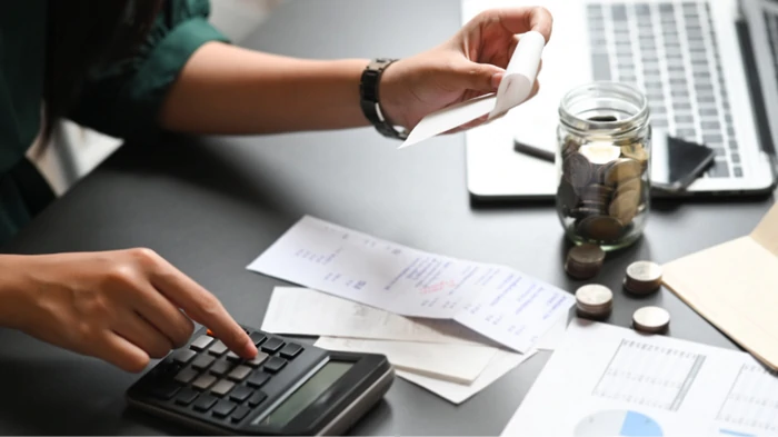 Українці витрачають до 84% бюджету на базові потреби, — дослідження