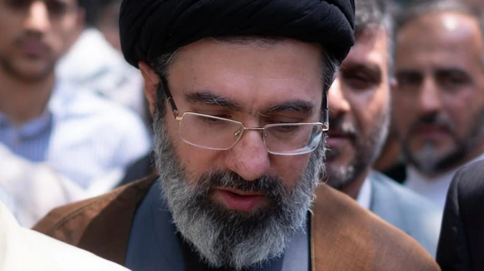 Новый лидер Ирана до сих пор не вышел из тени: в CNN объяснили, кто на самом деле управляет страной