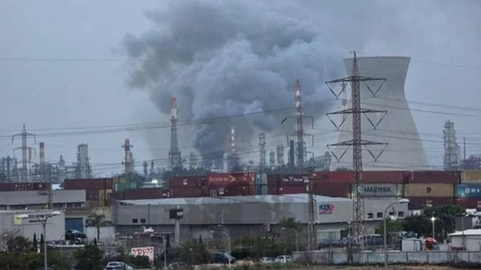 Иран нанес удар по НПЗ в израильской Хайфе — СМИ