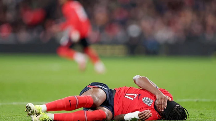 Сразу восемь игроков выбыли из состава сборной Англии