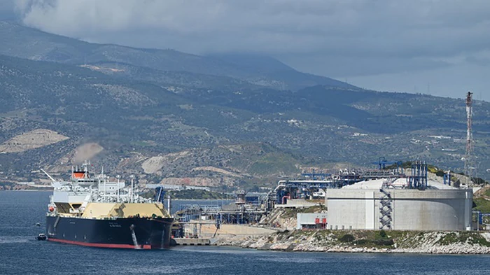 Украина договаривается с Грецией о поставках дизеля и газа