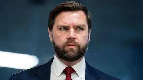 Венс відвідає Угорщину напередодні виборів, щоб підтримати Орбана, — Politico