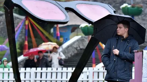 Пригріє до +16, але дощі не оминуть деякі регіони: прогноз на сьогодні та коли похолодає