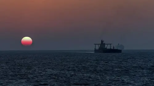 Иран обманул союзника? Китайские судна внезапно не пустили через Ормуз...