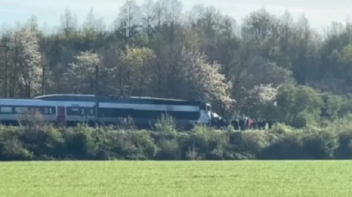 Во Франции поезд столкнулся с военным конвоем, есть жертва и 27 раненых