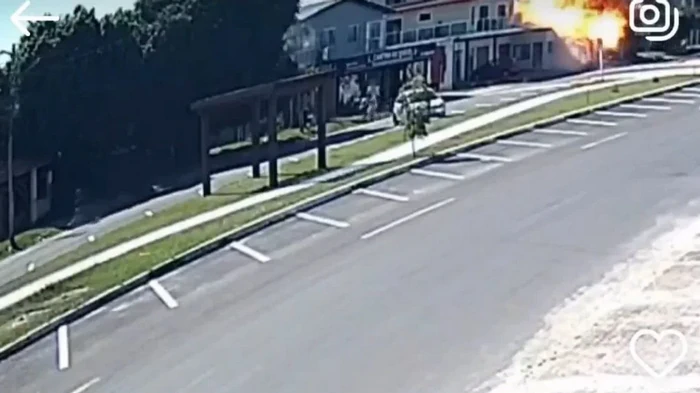 Трагедия при посадке: самолет врезался в ресторан — есть погибшие