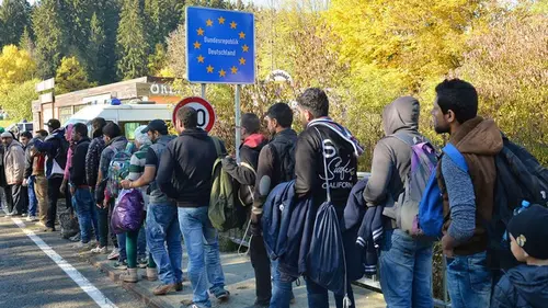 Число депортаций из ЕС стремительно растет, но в Еврокомиссии все равно недовольны