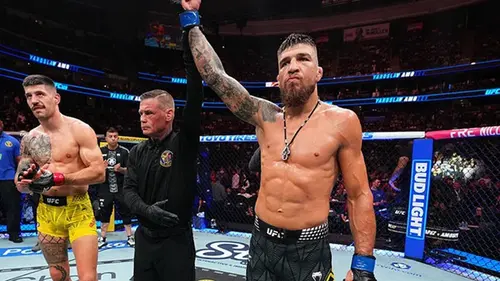 Амосов одержал вторую победу в UFC