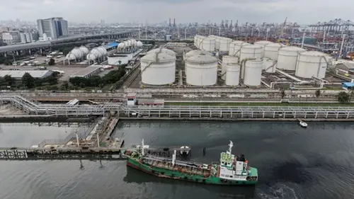 Запасы нефти близки к «операционному минимуму» — СМИ