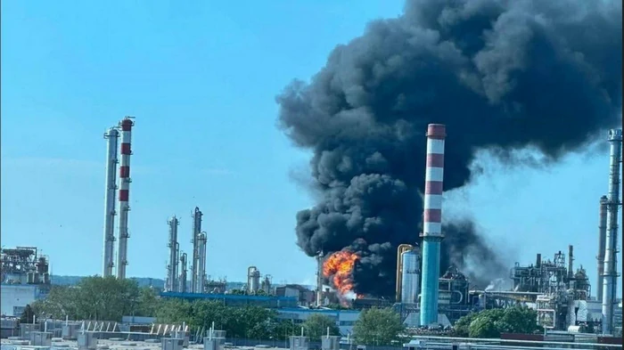 В Венгрии произошел мощный взрыв на заводе крупнейшей нефтяной компании страны: что извест...
