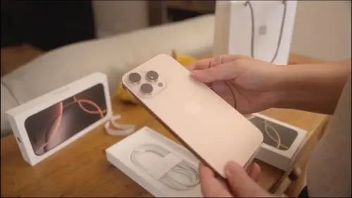 Почему коробки iPhone так сложно открыть: это не дефект, а часть плана Apple