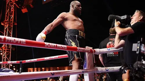 Обязательный претендент IBF бросил вызов Усику после громкого нокаута